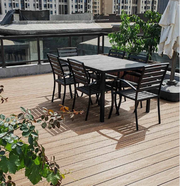 Which is Better, Aluminum or Composite Decks