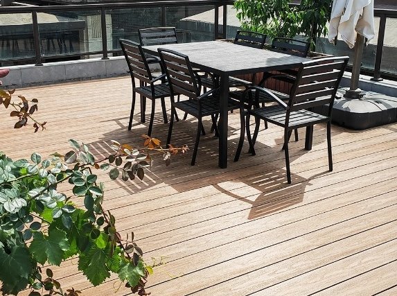 ALumverde LuxeFlow Decking Is the Best Choice for High-Rise Balconies