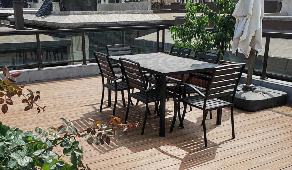 ALumverde Decking Protects High-Density Urban Housing
