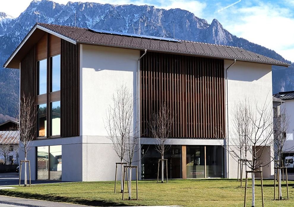 The All-Season Comfort of ALumverde Co-extrusion Aluminum Cladding
