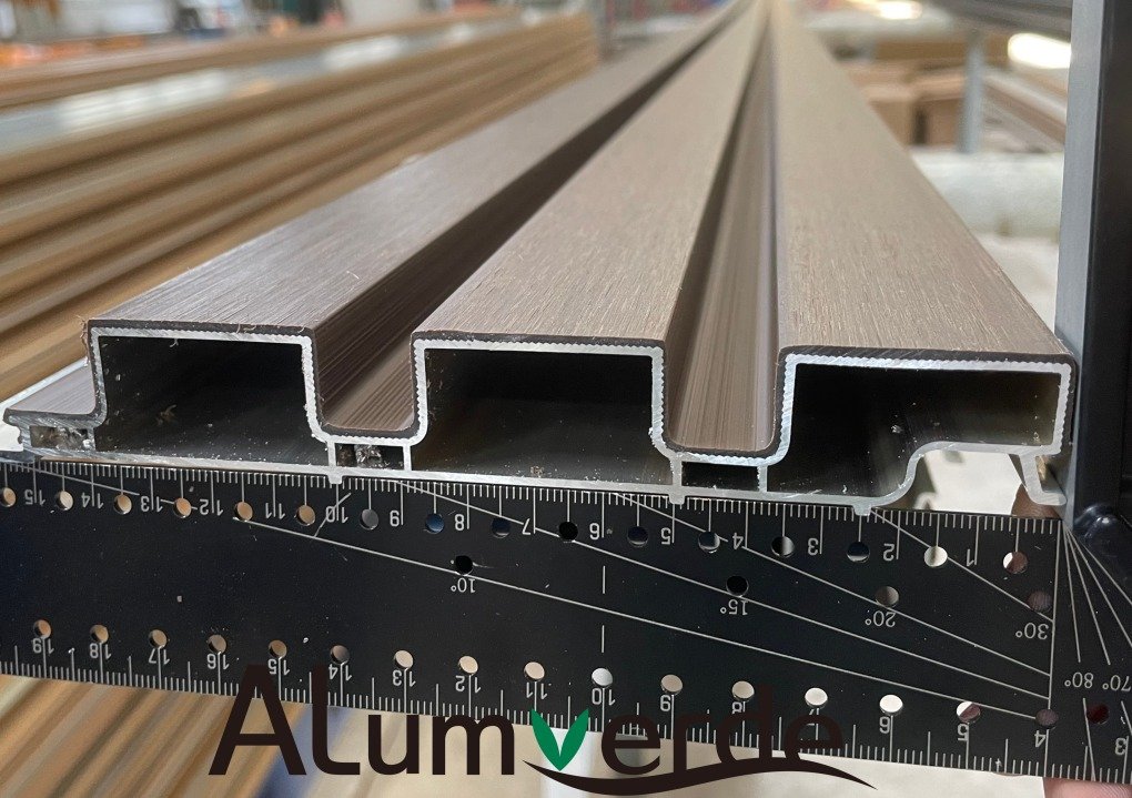 ALumverde provides fully customized dimensions, colors, and smart accessories