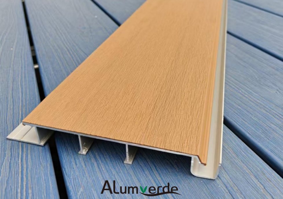 Co-Extrusion Aluminum LuxeFlow Decking with Wood Grain Enhances High-Rise Balcony Experiences
