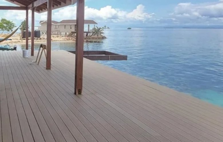 Co-extrusion aluminum decking resists coastal corrosion and clears storm water