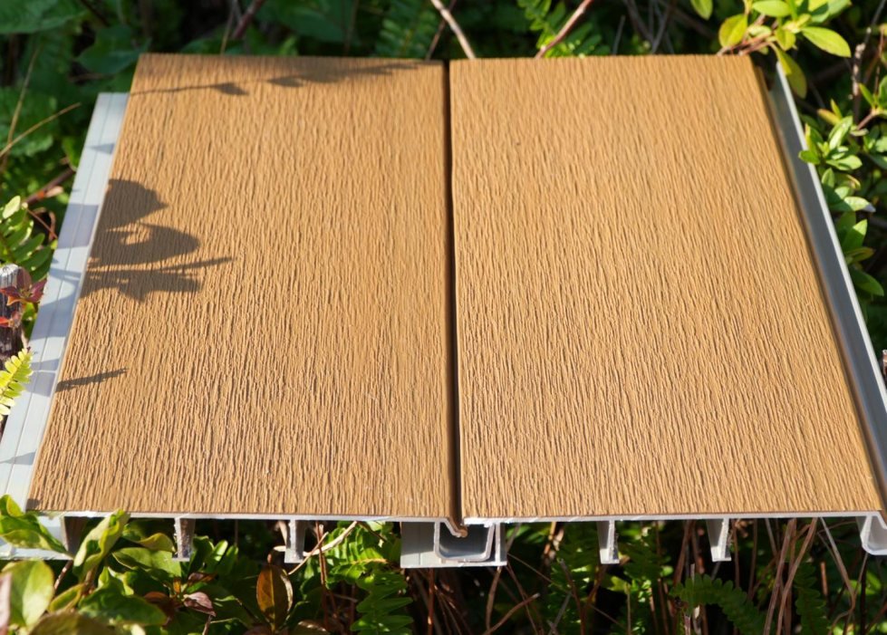 Surlyn armor of Co-Extrusion Aluminum Decking reflects UV and blocks heat for thermal comfort