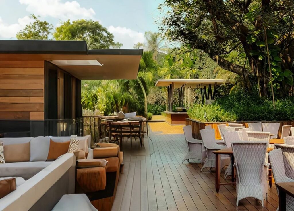 Durable co-extrusion aluminum cladding and soffit solutions for rooftop lounges