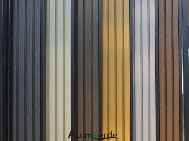 Low-maintenance alpine lodge cladding with realistic wood texture